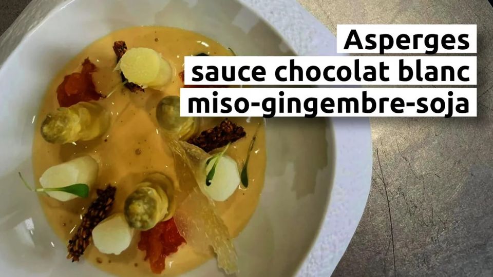 A feu doux : Restaurant Alexis Baudin #02 Asperges sauce chocolat blanc-miso-gingembre-soja