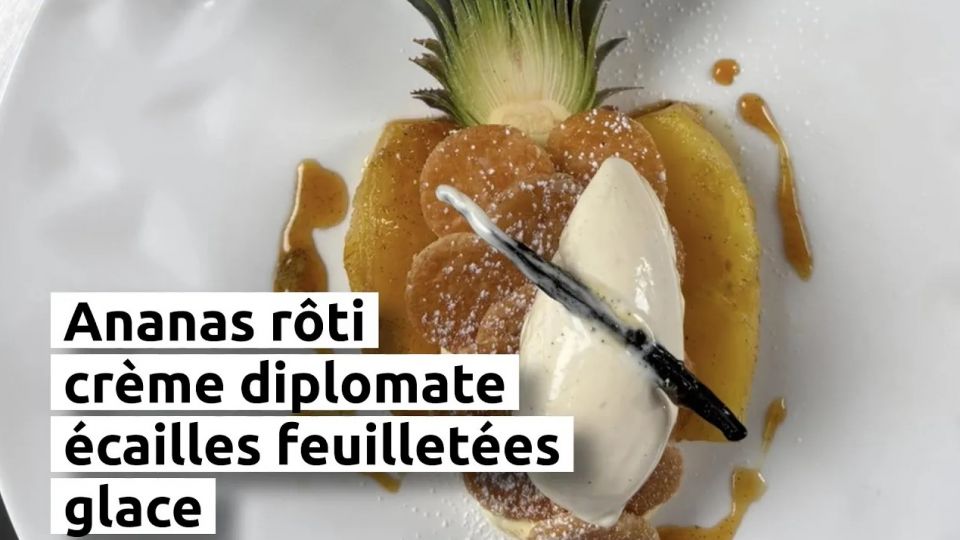 A feu doux : L'Hostellerie du Prieuré #05 Ananas rôti, crème diplomate, écailles feuilletées, glace