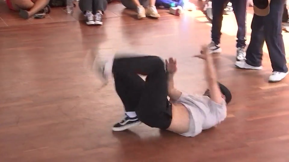 [VIDEO] Break : une cinquantaine de danseurs s'affrontent à Epinal</BR>